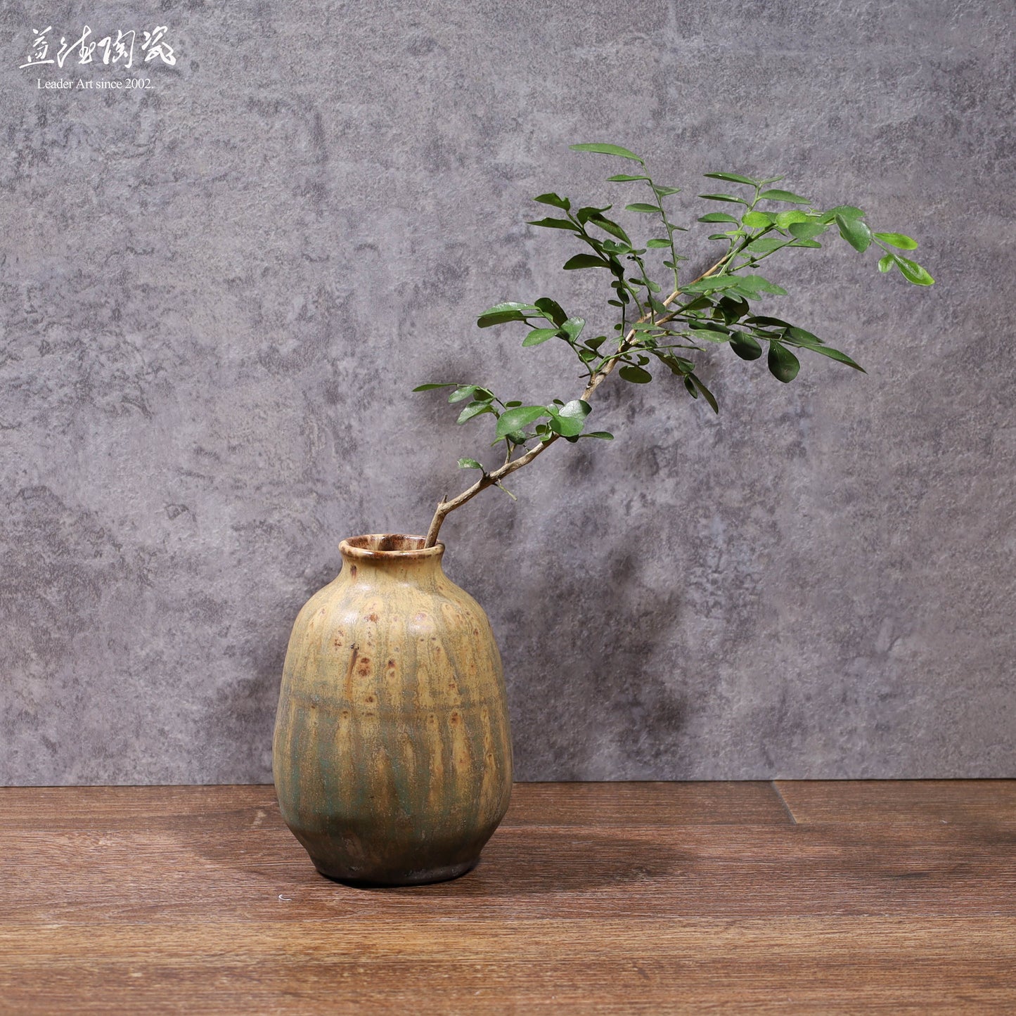 LEADER 乳黃灰釉淡雅插花瓶 鶯歌手工拉坏柴燒花器 居家水栽陶罐植栽