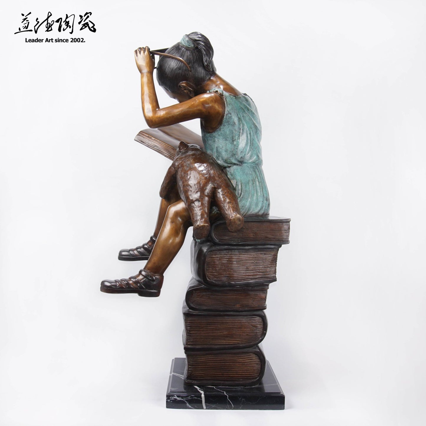 A reading girl - Bronze Sculpture Design - LEADER 益德 | 居家設計藝品・人文茶器・空間美學作品