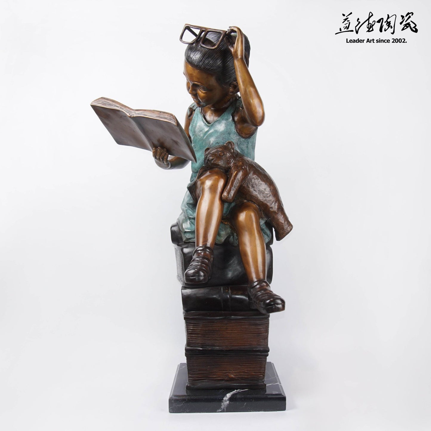 A reading girl - Bronze Sculpture Design - LEADER 益德 | 居家設計藝品・人文茶器・空間美學作品