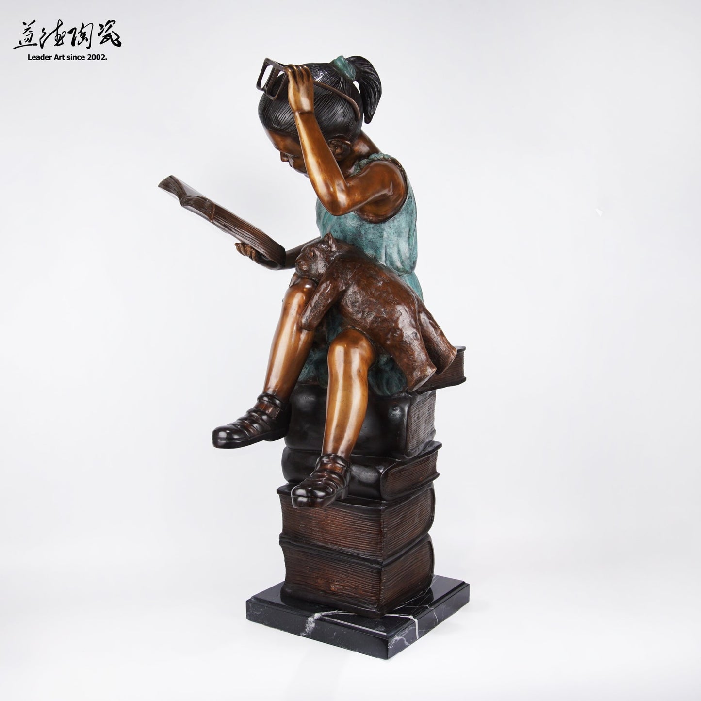 A reading girl - Bronze Sculpture Design - LEADER 益德 | 居家設計藝品・人文茶器・空間美學作品