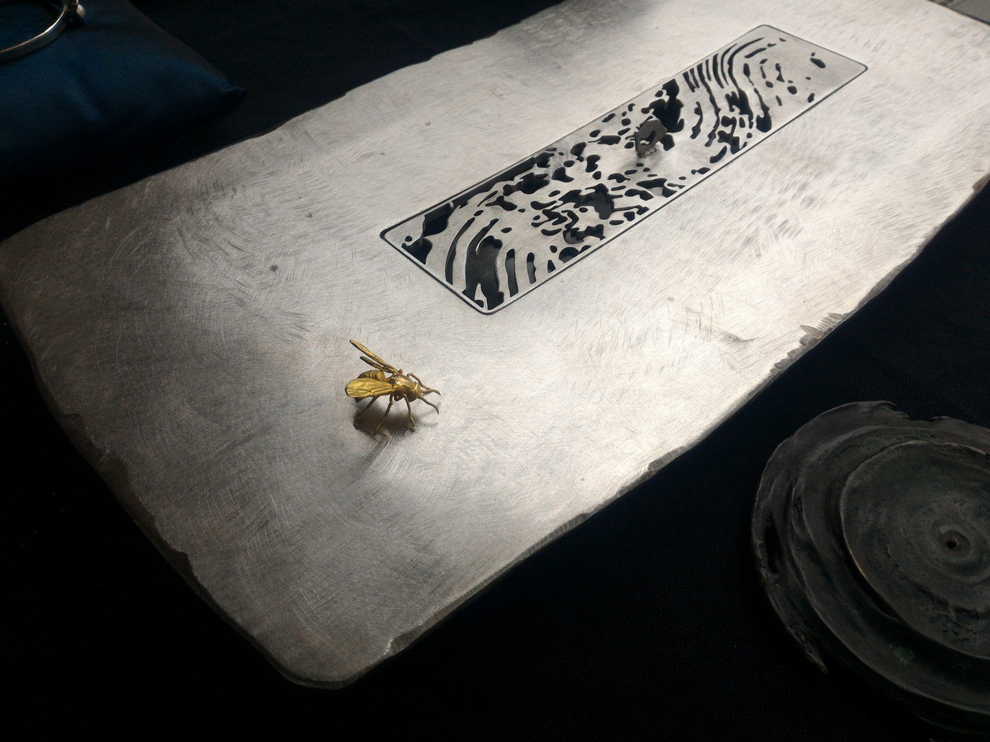 Flow - Gold plated bronze / teapot pad - LEADER 益德 | 居家設計藝品・人文茶器・空間美學作品