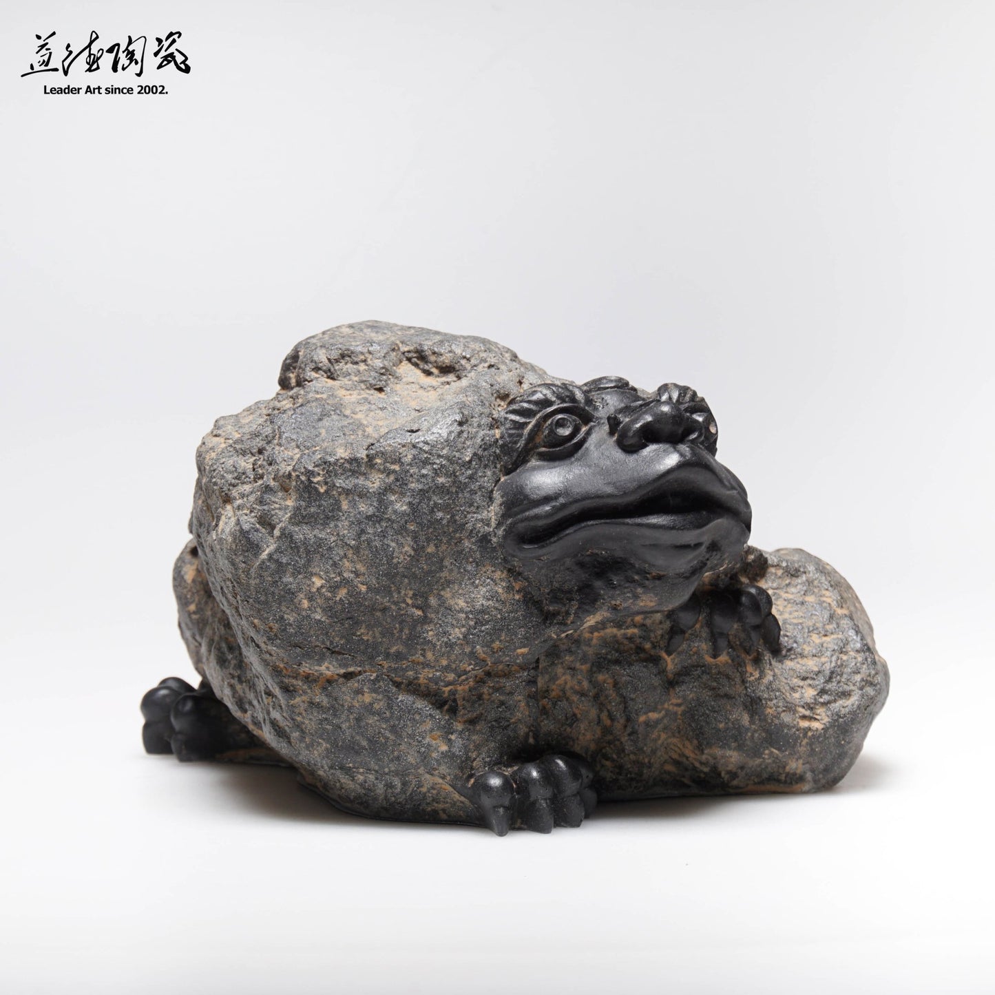 三足招財蟾蜍 - 手工石雕風水學擺件 - LEADER 益德 | 居家設計藝品・人文茶器・空間美學作品