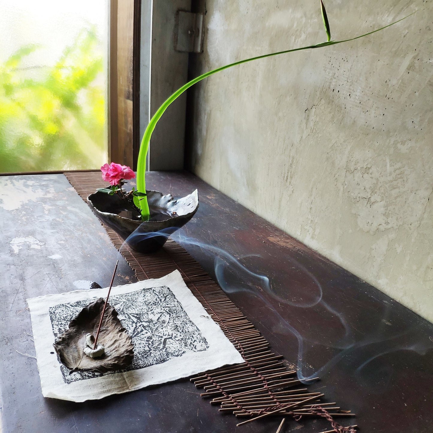 思 - 蠶寶寶 青銅香插 香道 室內設計擺件 - LEADER 益德 | 居家設計藝品・人文茶器・空間美學作品