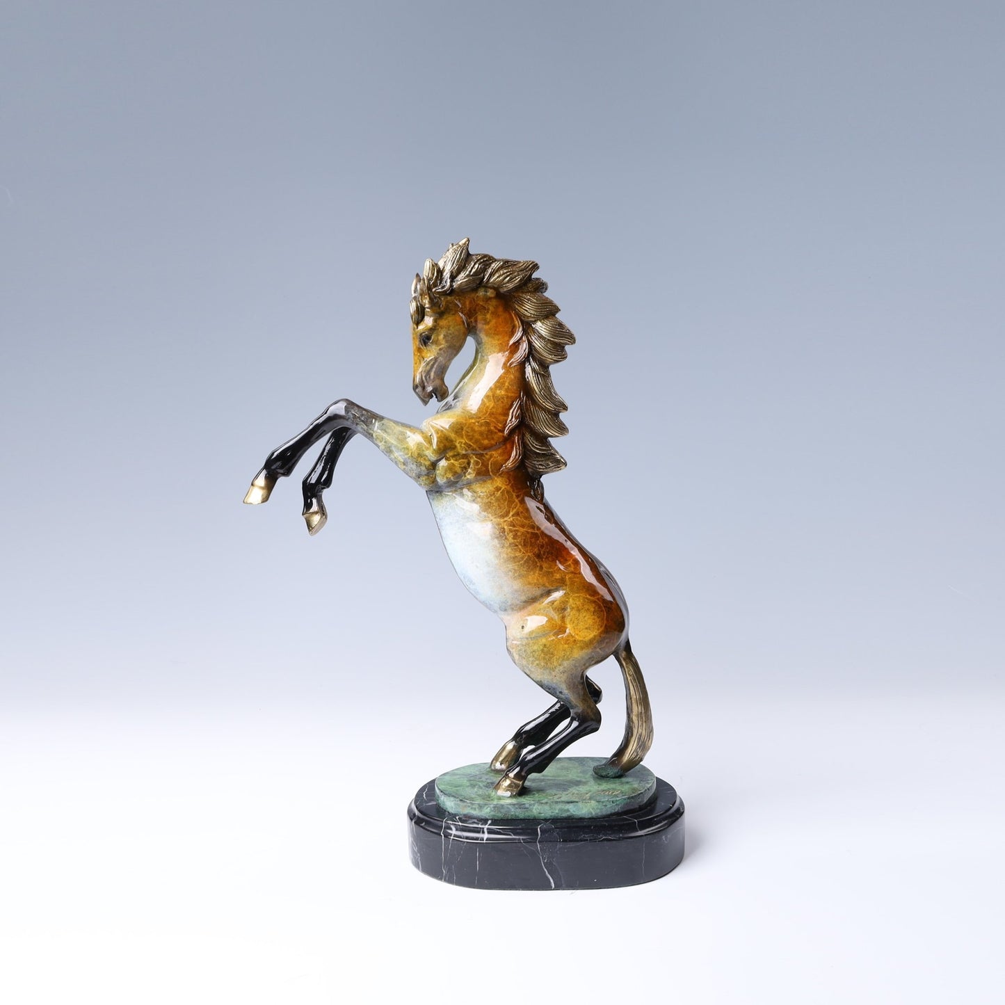 奔馳 草原野馬 - 大理石紋白透金效果 - LEADER 益德 | 居家設計藝品・人文茶器・空間美學作品