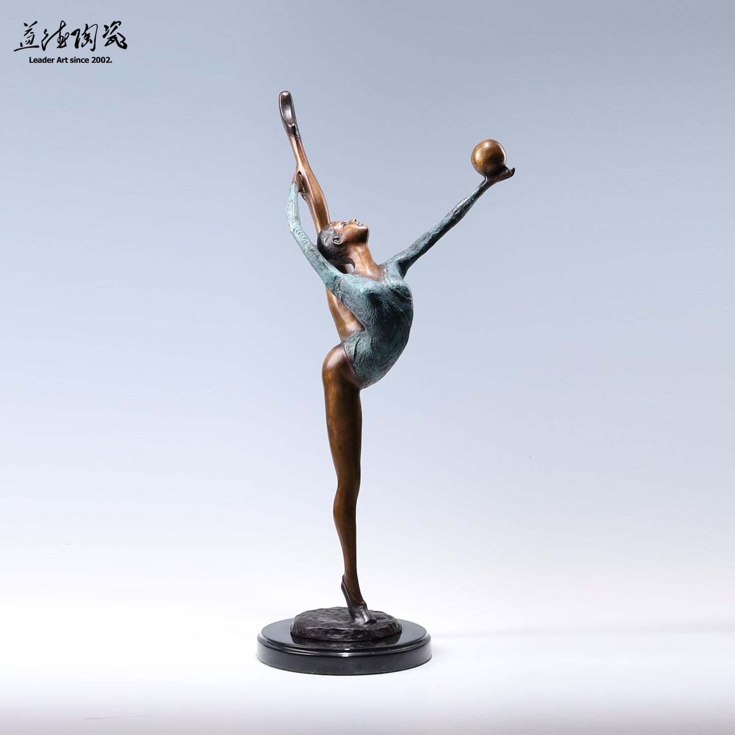 運動芭蕾 舉球 - 歐式人物銅雕 - LEADER 益德 | 居家設計藝品・人文茶器・空間美學作品