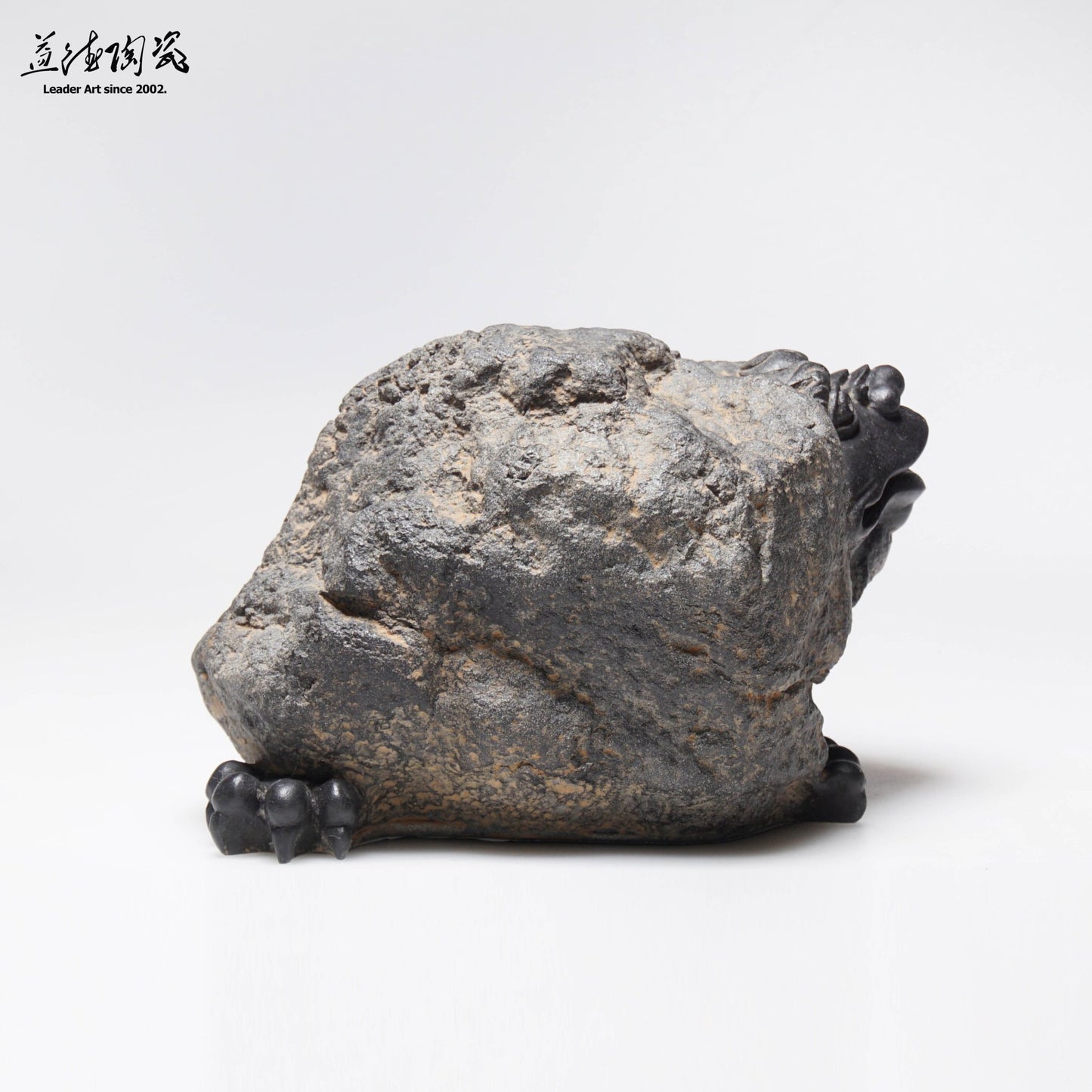 三足招財蟾蜍 - 手工石雕風水學擺件 - LEADER 益德 | 居家設計藝品・人文茶器・空間美學作品