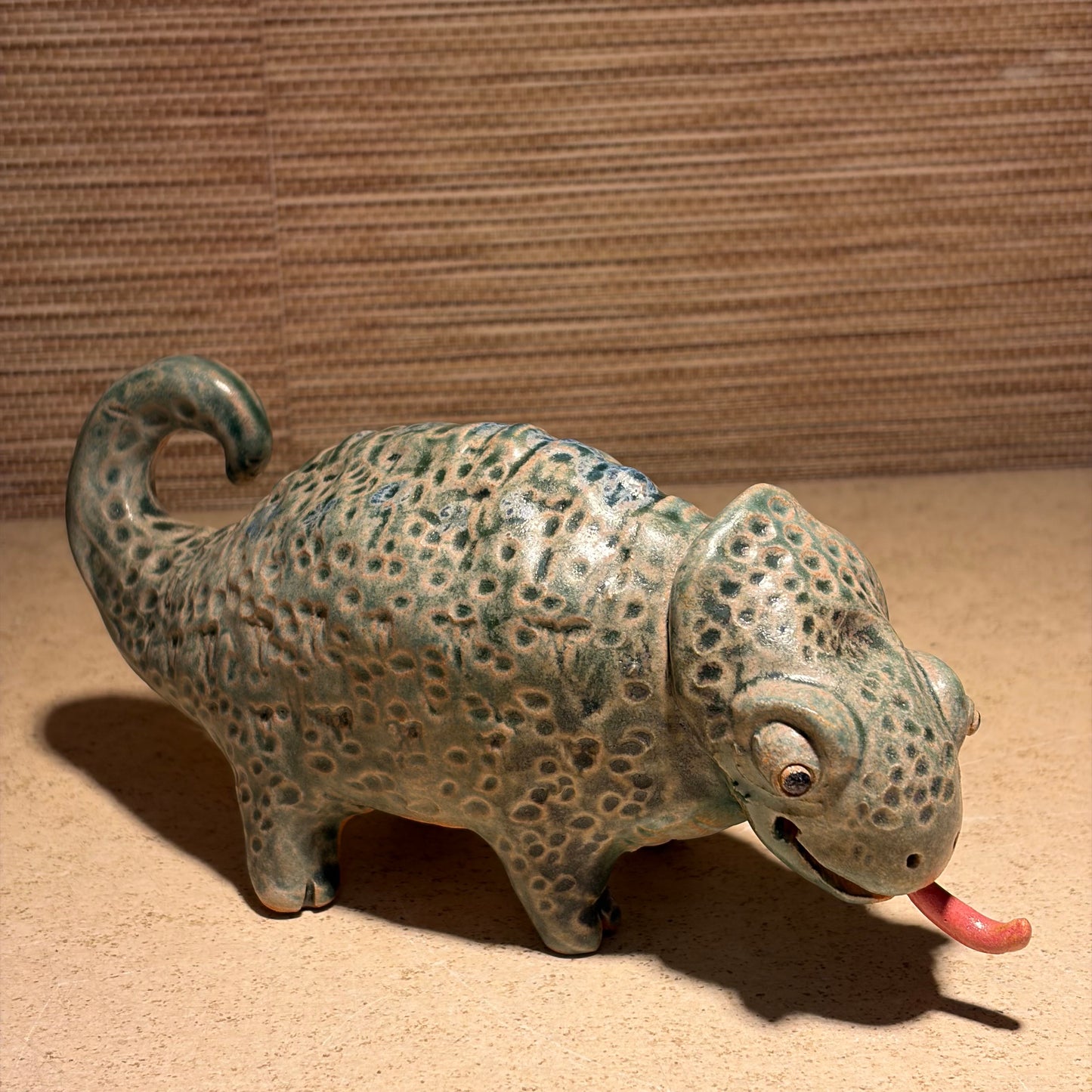 隨遇而安--手作陶藝 小品 變色龍