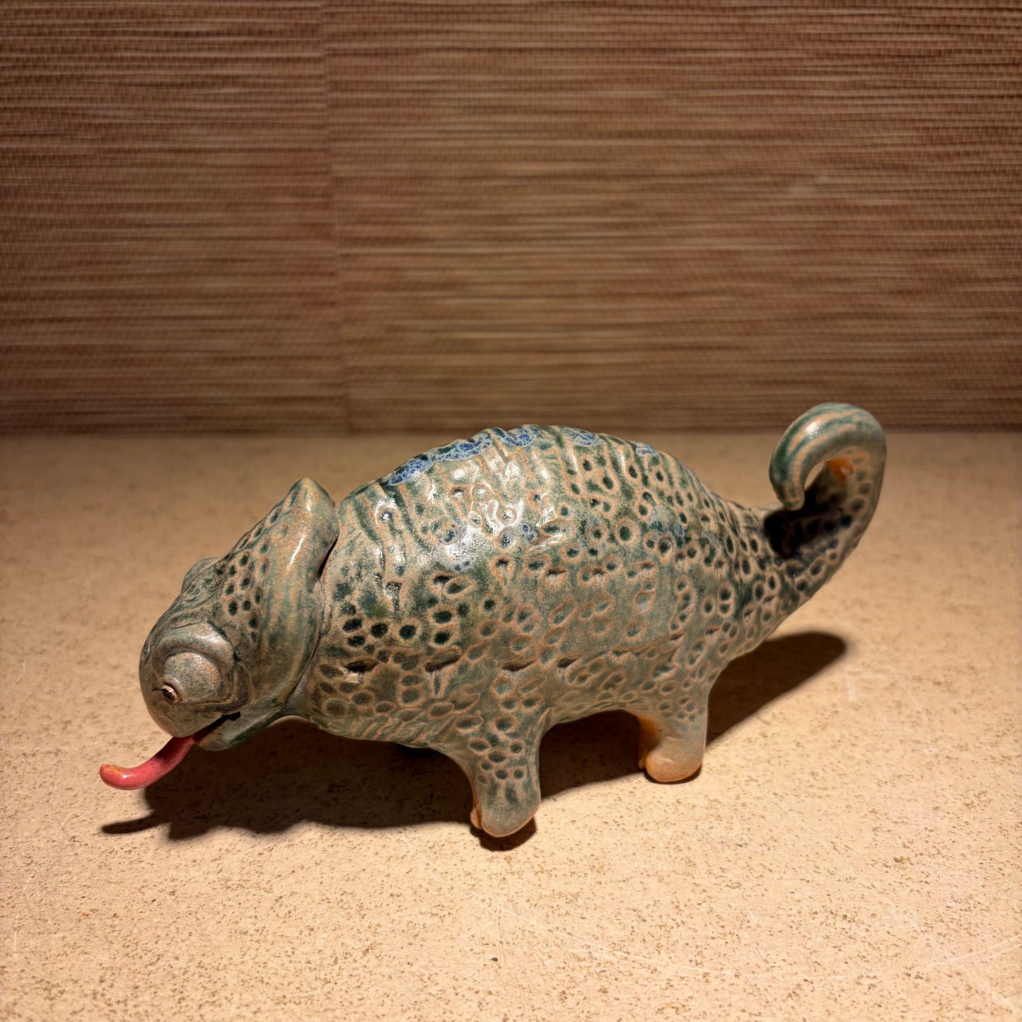 隨遇而安--手作陶藝 小品 變色龍