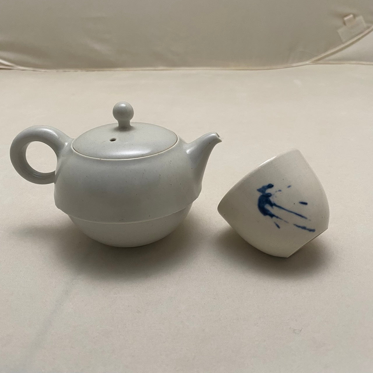 白月清風壺、潑青杯