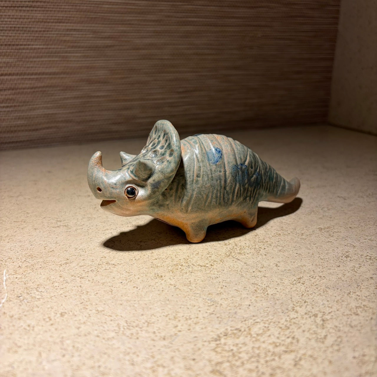 希望無限--手捏陶藝小品 犀牛