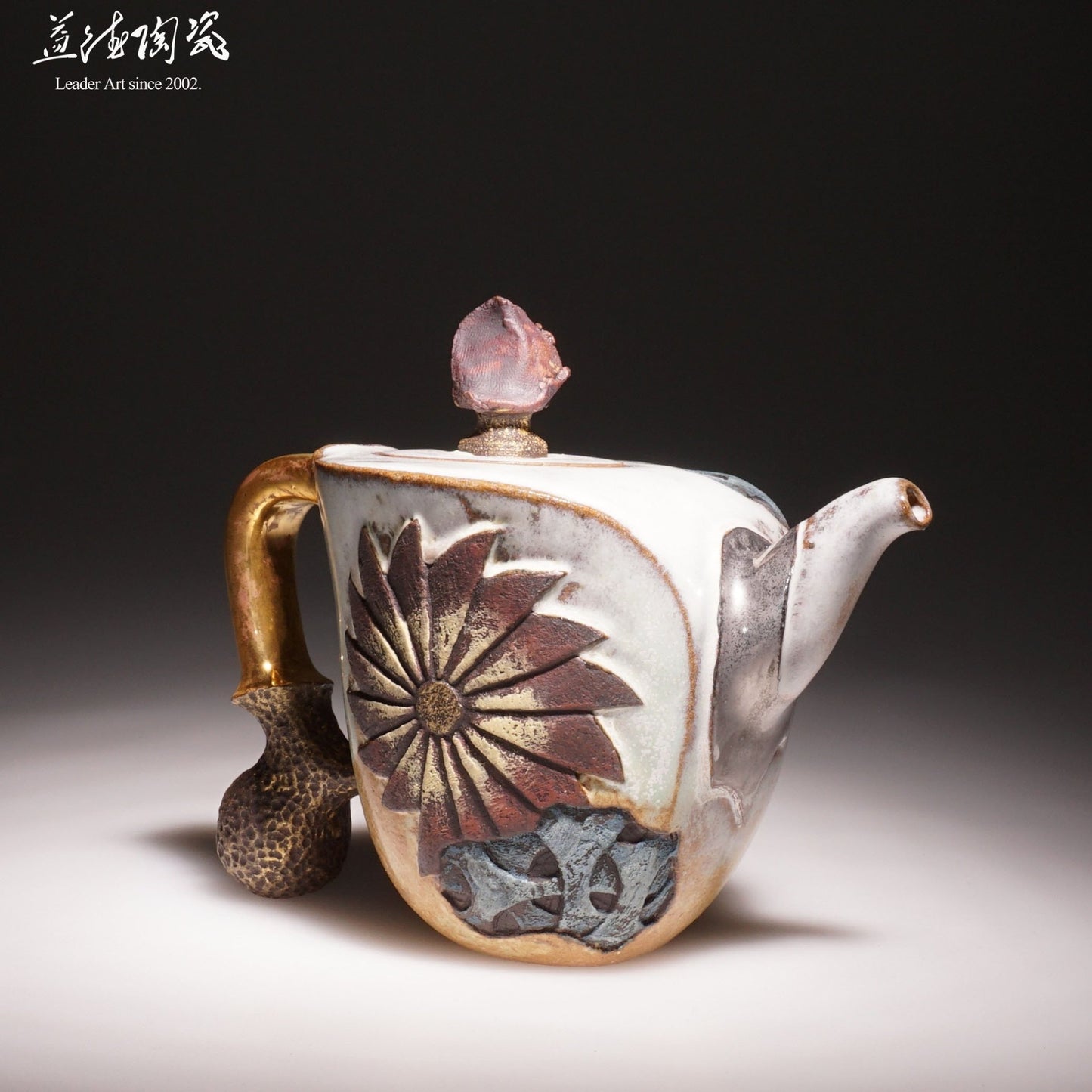 Black stone / exposed to the sun - Taiwan International Gold Teapot Prizes - LEADER 益德 | 居家設計藝品・人文茶器・空間美學作品
